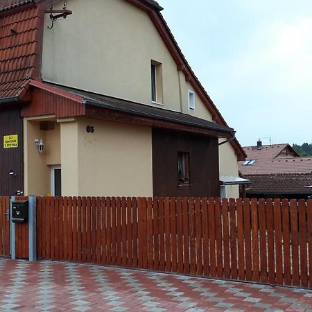 Apartman U Potoka Sadov Dış mekan fotoğraf